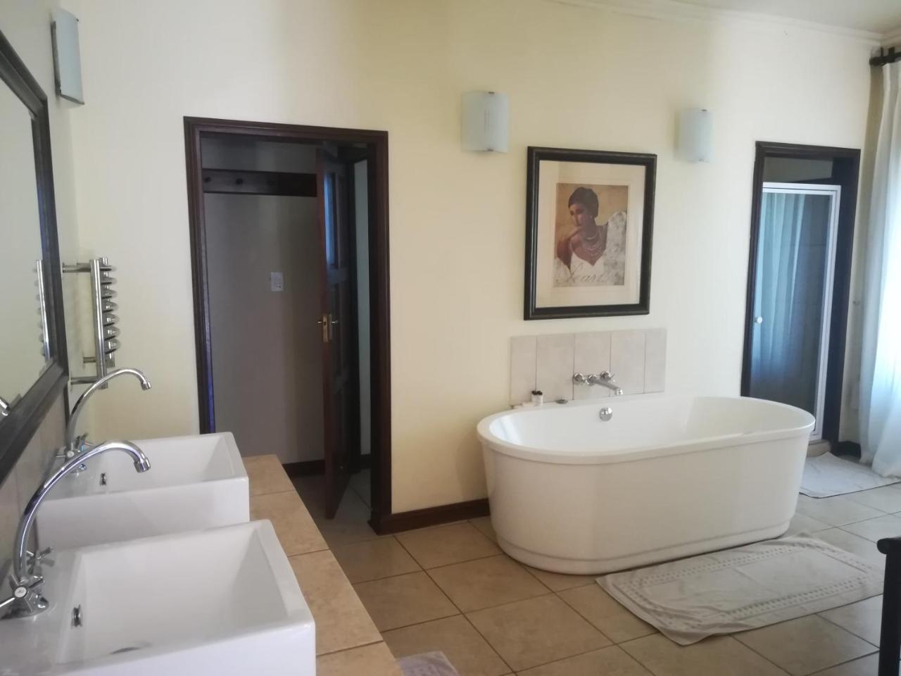 Moon And Sixpence Garden Guest House Muldersdrift Exterior foto