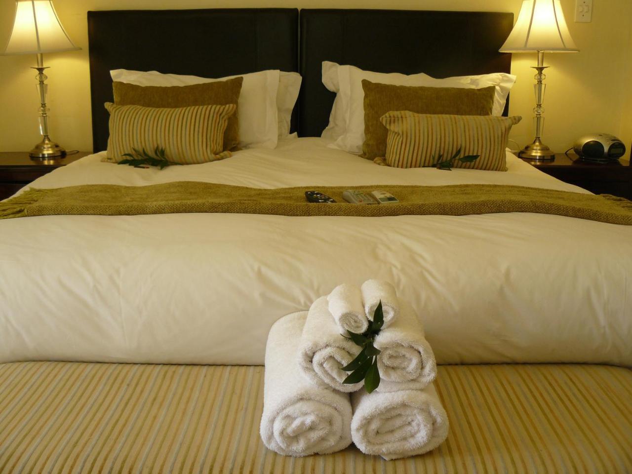 Moon And Sixpence Garden Guest House Muldersdrift Exterior foto
